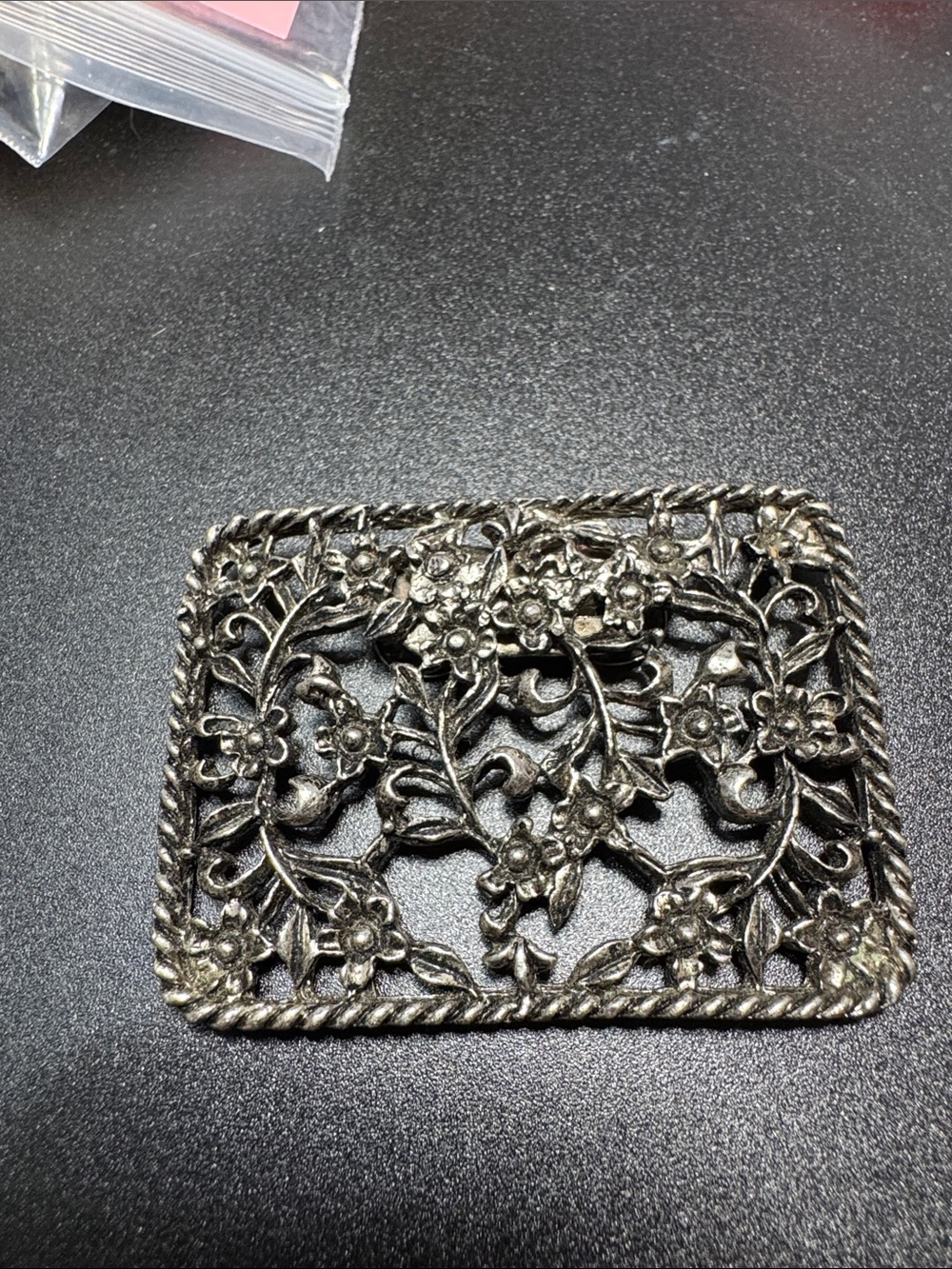 VTG Antique-Style Floral Filigree Rectangular Brooch in Silver Tone